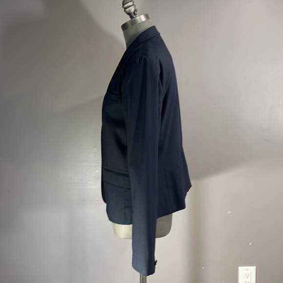 Gap wool blend classic navy blazer.  Size 12.  Fully lined. - Picture 3 of 16